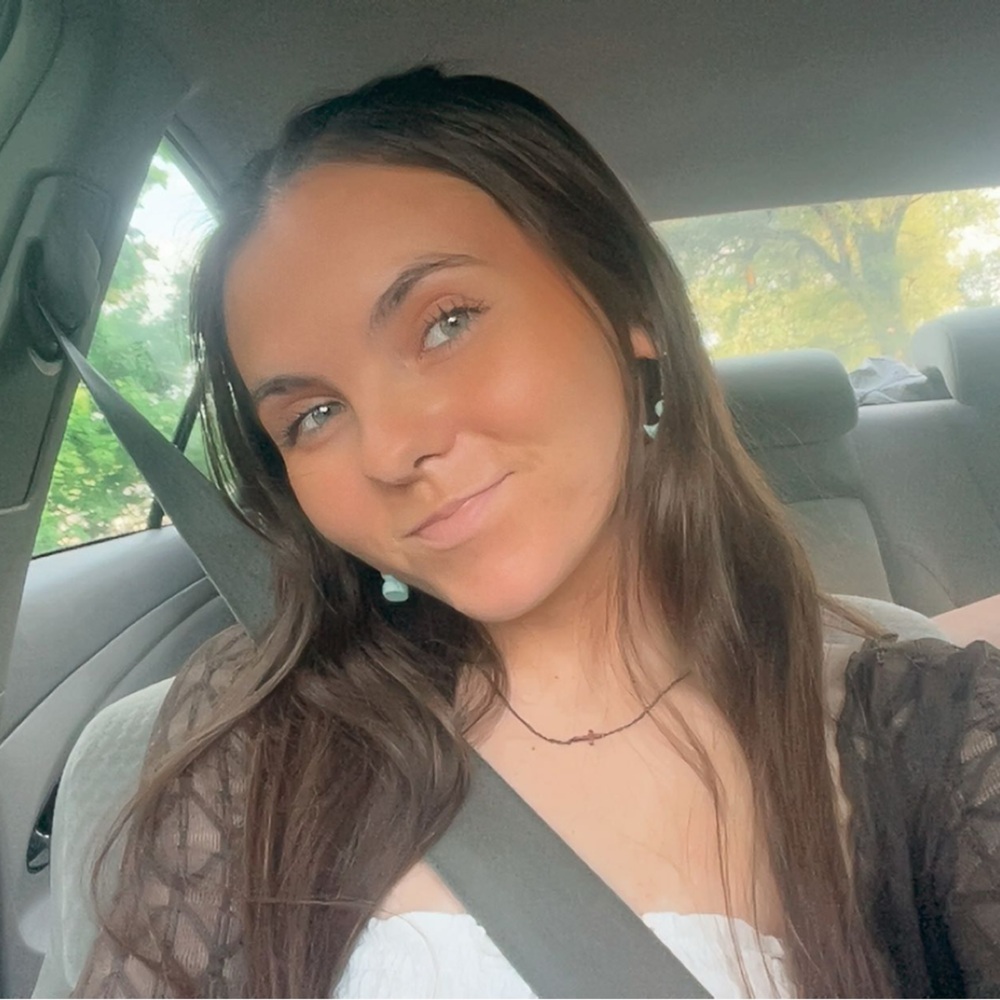 Meet your Posher, Emilee